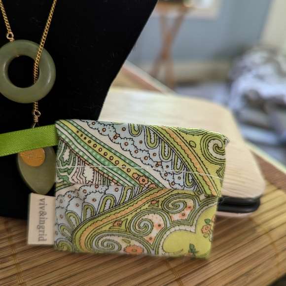 Viv & Ingrid Jade Lariat Necklace - Picture 2 of 2